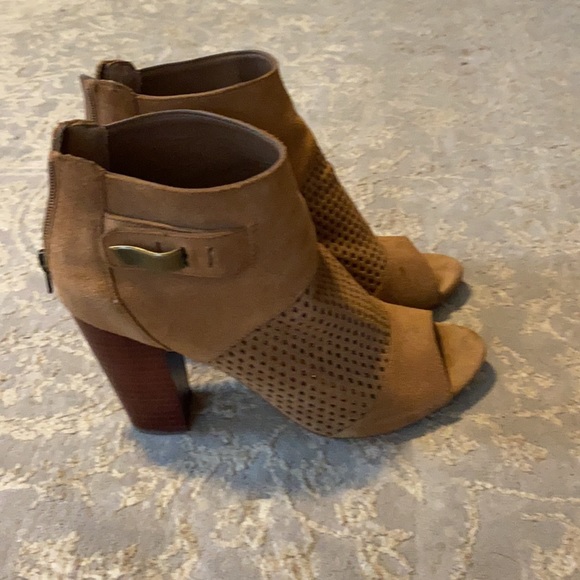 Dolce Vita Heels - Picture 3 of 7